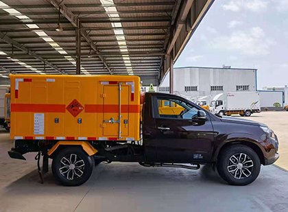 细水乡爆破器材运输车